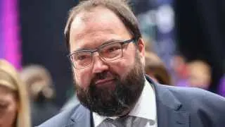 Дочерняя структура «Ростелекома» — компания «РТ Лабс», создававшая портал госуслуг, систему онлайн‑голосования и реестр электронных повесток, резко нарастила прибыль, несмотря на срыв сроков запуска реестра и продолжающуюся доработку системы.