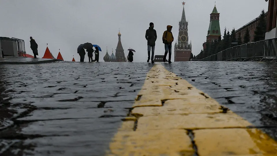 По данным Росстата, коэффициент Джини вырос до 0,422 в прошлом году — максимум с 2007 г. Разрыв между самыми богатыми и бедными увеличился, а экономические настроения населения при этом ухудшаются.