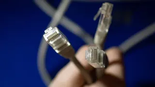 Ассоциация разработчиков ПО, объединяющая сотни российских IT‑компаний, предложила властям создать согласительный орган для выработки более взвешенной политики блокировок и предупредила, что текущий курс на борьбу с VPN вредит инфраструктуре Рунета и работе разработчиков.