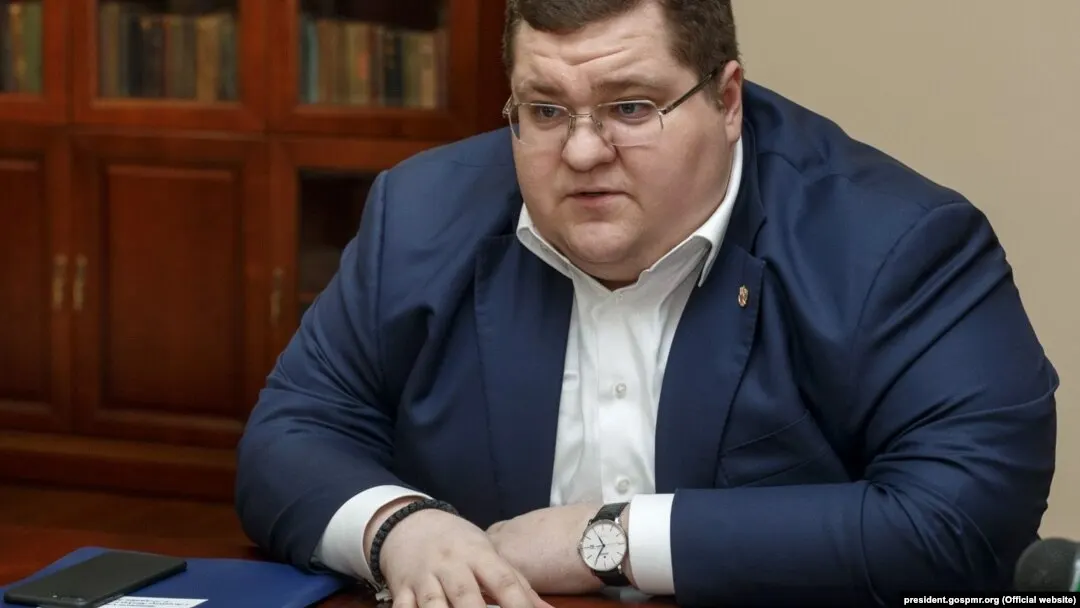 Президент подписал указы: Игорь Чайка возглавил Россотрудничество, Евгений Примаков освобождён. Чайка — сын Юрия Чайки; Примаков — внук бывшего министра и премьера 1990-х. Под эгидой агентства работают «Русские дома», продолжающие деятельность за рубежом несмотря на санкции ЕС.
