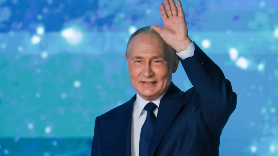 Президент России заявил, что при ограничениях мобильного интернета гражданам должны оставаться доступны госуслуги, платёжные системы и сервисы записи к врачу, и поручил проработать механизм их бесперебойной работы.