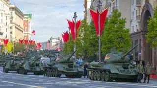 Военные приоритеты радикально перестроили российскую экономику, усилив сырьевую зависимость, неравенство и милитаризацию. Даже после окончания боевых действий стране предстоит долгий и болезненный переход: перераспределение ресурсов от оборонки к гражданскому сектору, восстановление институтов, возвращение в мировую технологическую повестку и учет интересов миллионов людей, чье благосостояние сегодня связано с военной экономикой.