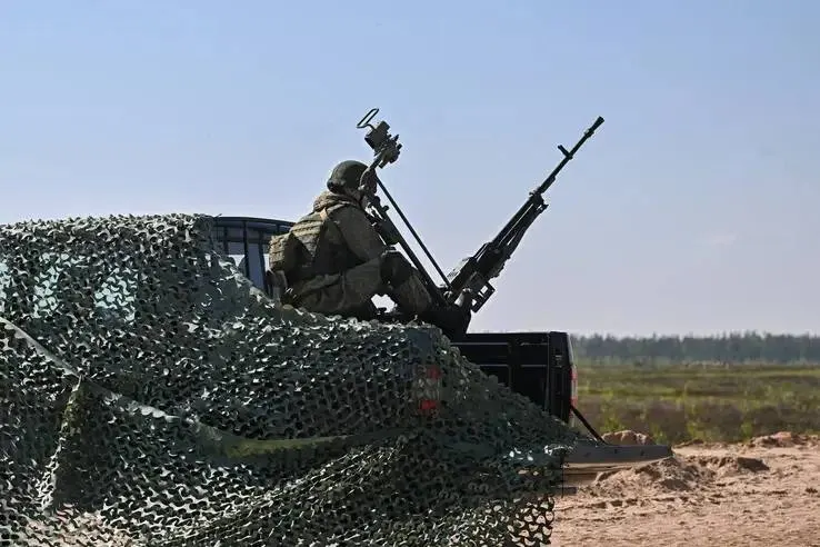Власти Ленинградской области планируют до 1 июня дополнительно сформировать мобильные огневые группы из резервистов для охраны критически важных объектов от беспилотных воздушных угроз.