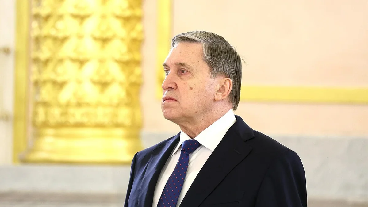 По словам помощника, без вывода украинских войск из Донбасса переговоры не приведут к миру; при этом США продолжают попытки урегулирования, а президент готов встретиться при условии достижения окончательных договорённостей.