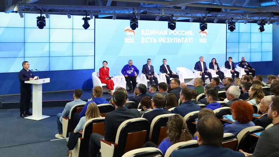 Власти потребовали от регионов аккуратно подходить к легитимности выборов, ориентироваться на показатели 2021 года и вести кампанию с «терапевтическим» эффектом — уменьшать общественную тревогу. Партии рекомендовано делать ставку на позитивную повестку на фоне падения рейтинга.
