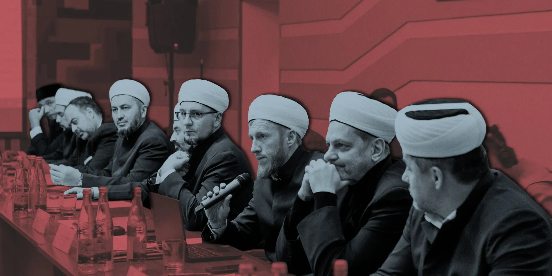 В нескольких регионах прошли задержания известных муфтиев и имамов. Силовые структуры обвиняют их в связях с «Братьями‑мусульманами»; эксперты называют происходящее политически мотивированной кампанией против Духовного управления мусульман России.