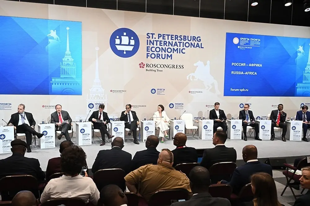 На Петербургском международном экономическом форуме обсуждали торговлю и совместные проекты: за полтора года Россию посетили 17 африканских лидеров, товарооборот достиг $27 млрд, а третий саммит запланирован в Москве на 28–29 октября.