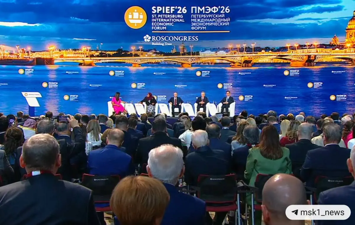 Владимир Путин заявил о масштабной структурной перестройке мирового порядка и подчеркнул готовность России к сотрудничеству на равных условиях, отметив при этом недальновидность агрессивной политики европейской бюрократии.