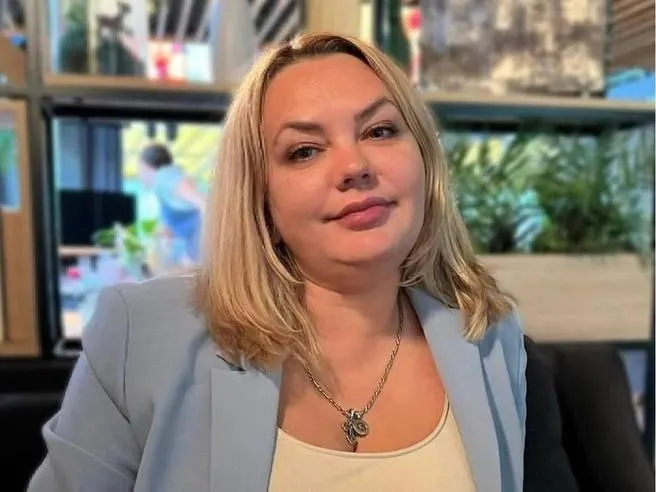 Анна Елисеева и ещё 11 фигурантов оспаривают решение о передаче материалов дела в Краснодарский край; заседание Верховного суда назначено на 22 июля. Всем предъявлены обвинения в мошенничестве и даче и получении взяток.