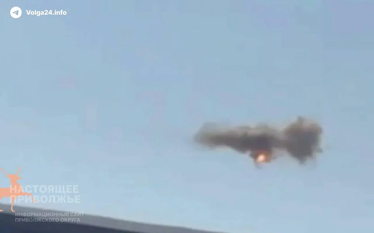 Днем 8 июня над Нижегородской областью сбили беспилотник в рамках массового налета дронов; аэропорт приостановил работу, рейсы разрешены лишь по согласованию с военными.