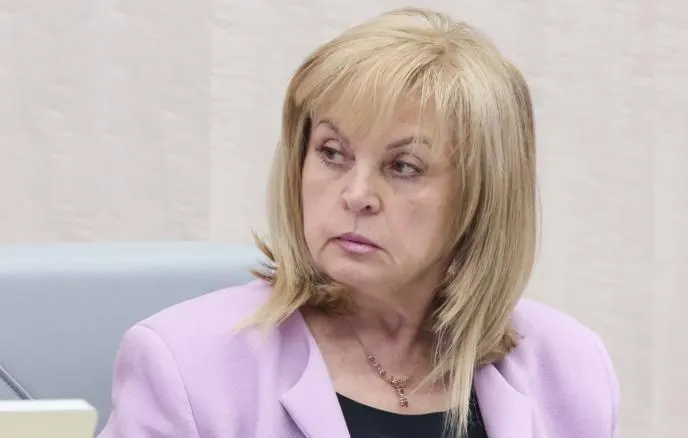 Глава Центризбиркома заявила, что в период сентябрьских выборов возможны ограничения связи «в целях безопасности». По её словам, ЦИК готов к таким условиям и планирует дополнительные точки Wi‑Fi на участках.