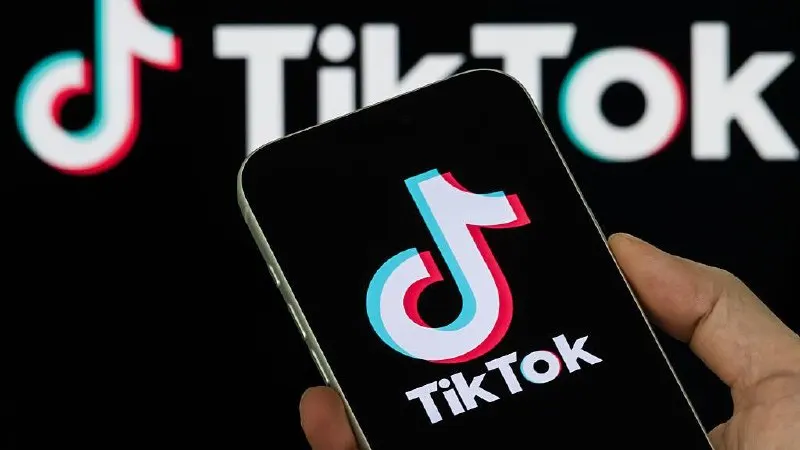 Платформу оштрафовали на 3 миллиона рублей за то, что она не удалила два ролика, которые власти сочли «пропагандой нетрадиционных сексуальных отношений». Верховный Суд ранее признал «Международное движение ЛГБТ» экстремистской организацией.