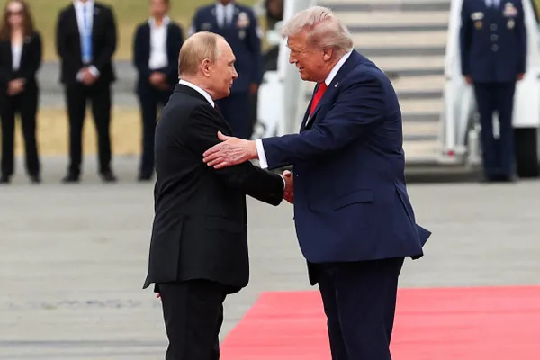 Президент заявил, что Москва готова к переговорам с Киевом на основе договорённостей, достигнутых в Стамбуле весной 2022 года; ранее в Москве также предлагали опираться на «Анкоридж».