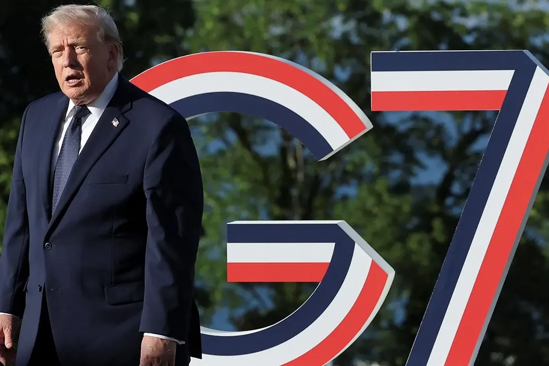 На полях саммита G7 в Эвиан-ле-Бане лидеры обсуждают детали соглашения между США и Ираном. Президент США заявил о скорой публикации текста, высказался о ситуации в Ормузском проливе, критиковал действия Израиля в Ливане и допустил возможность восстановления санкций против российской нефти.