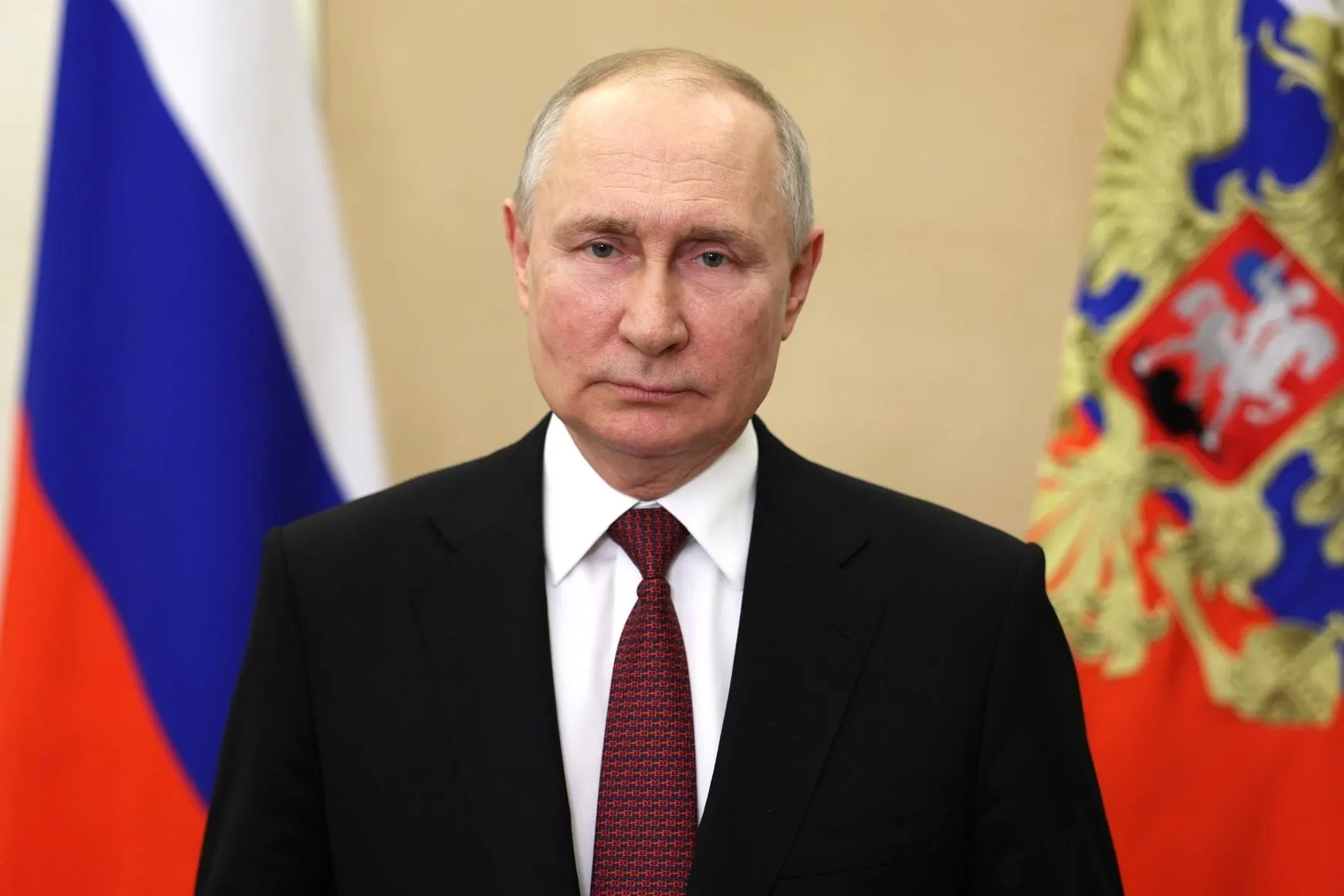 Указ расширяет задачи фонда «Защитники Отечества»: поддержка распространится на ветеранов, получивших инвалидность при отражении военных действий и тех, кто ограниченно годен к службе; фонд возглавляет Анна Цивилева.