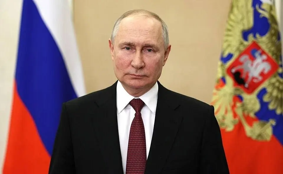 Нововведение даёт военным доступ к сведениям ЗАГС о составе семьи, детях и супругах граждан; параллельно принят ряд законов — от ограничений для букмекеров до ответственности за оформление SIM‑карт иностранцам.