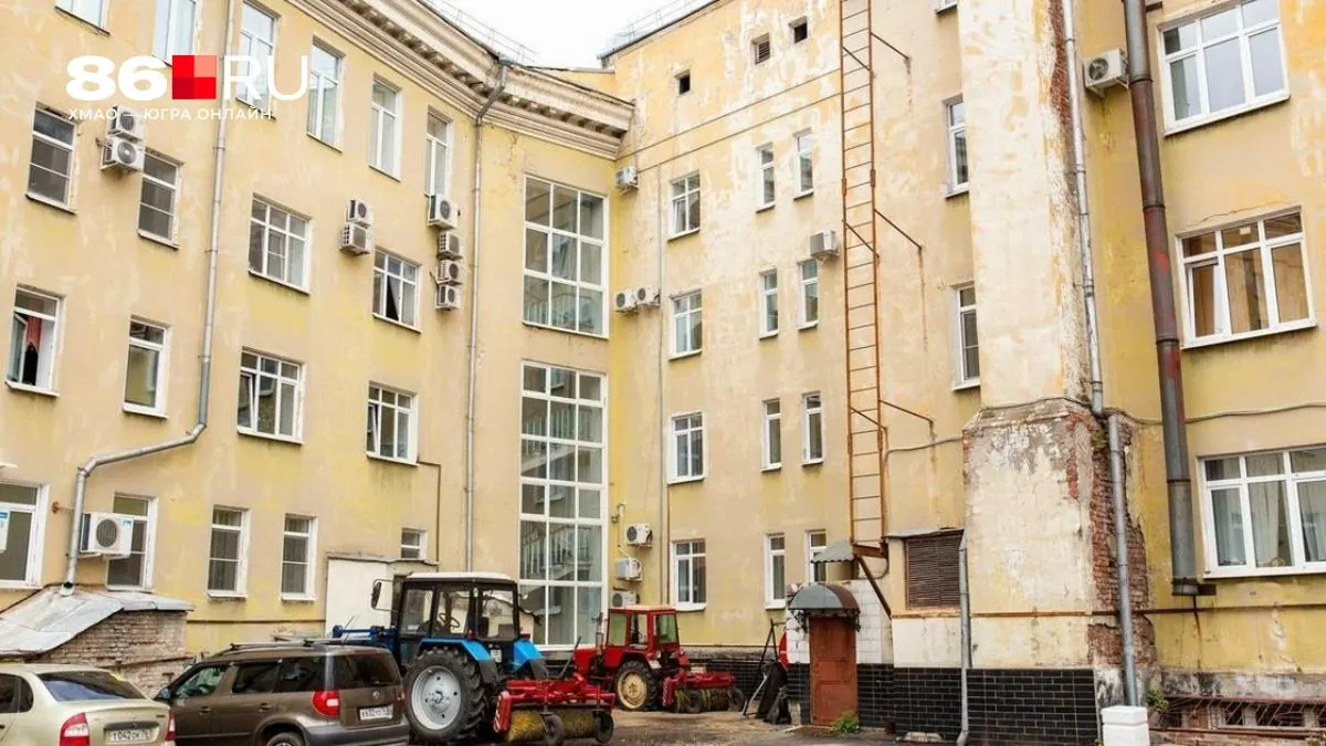 Госдума пояснила, что решение об обустройстве парковки на дворовой территории принимается на общедомовом собрании собственников.