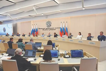 Если из партийного списка выбудет четверть кандидатов, партию могут снять с выборов. Суды и силовики уже применяют штрафы и другие административные меры в отношении выдвиженцев и членов партии.