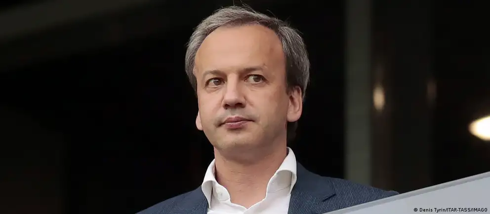 Он временно уходит с поста президента Международной шахматной федерации, пока будет добиваться отмены своего включения в 21-го пакета санкций Евросоюза.