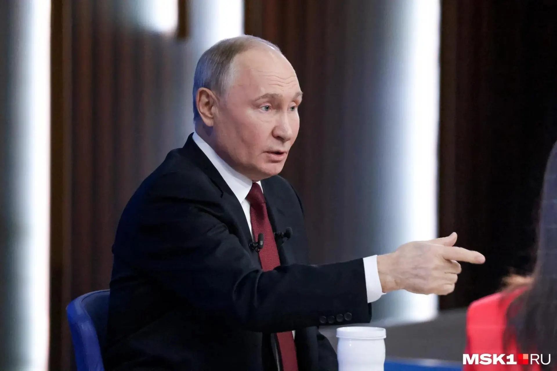 Президент доложил о ходе российской операции в зоне СВО и о мерах по обеспечению войск топливом.