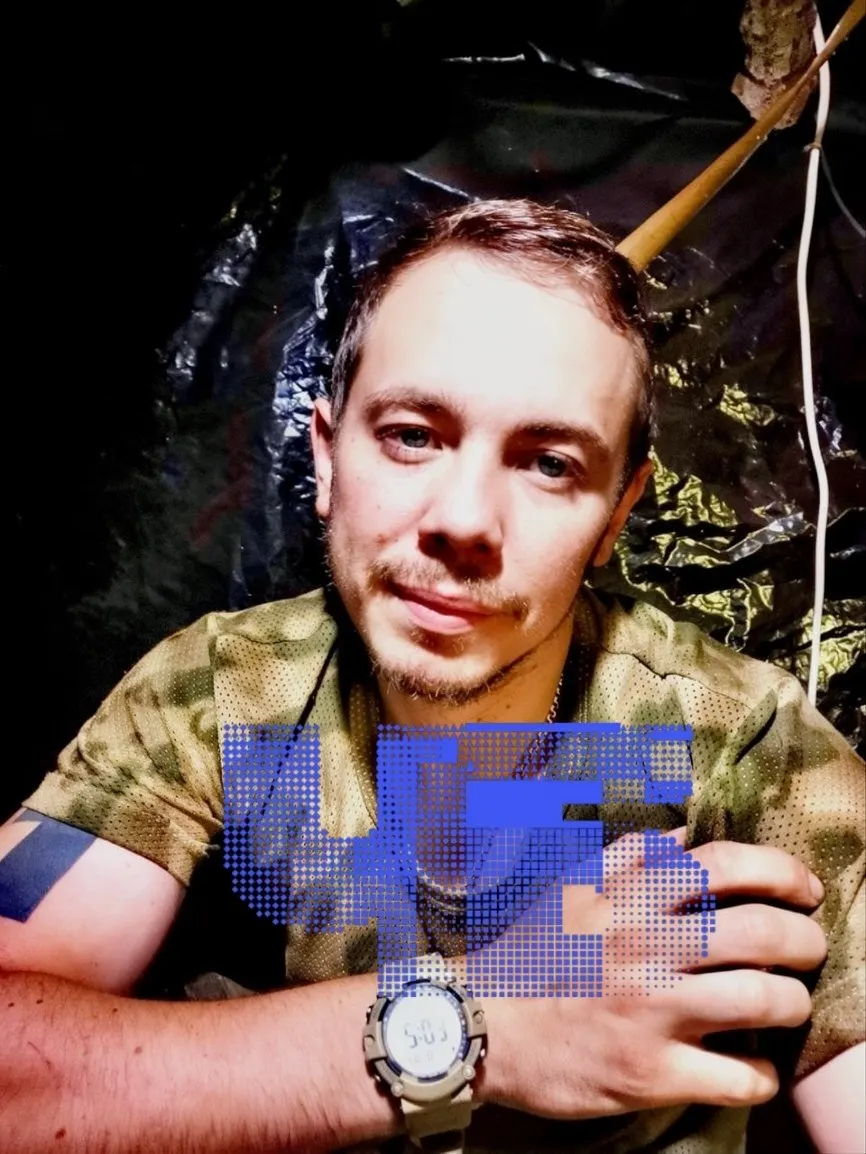 Родители погибшего матроса из Челябинска утверждают, что его тайно похоронили в Балтийске. Из‑за действующего правила о распоряжении телом и выплатами супруги получили приоритет, и семья лишилась возможности проститься на родной земле.