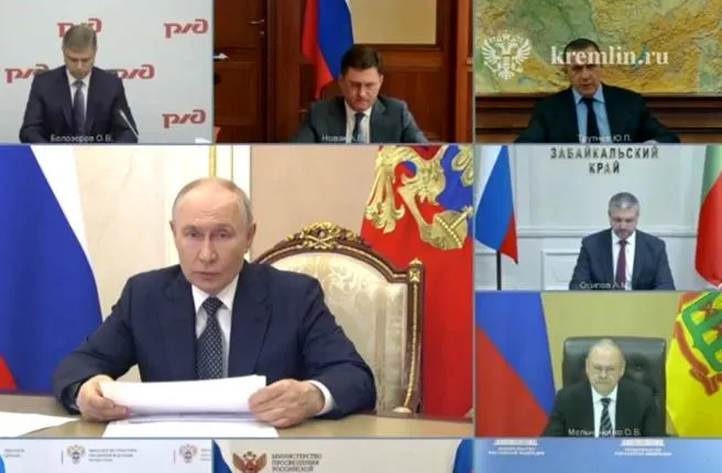Во время видеосовещания с президентом глава региона рассказал о перебоях с топливом и предложил два решения — мини‑НПЗ и расширение импорта; президент поддержал инициативы и поручил ускорить меры.