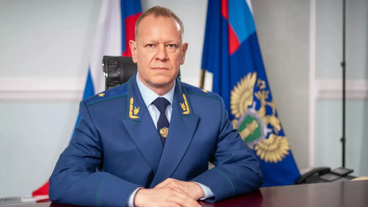 Совет Федерации проводит консультации по кандидатуре Николая Рябова, начальника управления Генпрокуратуры по Сибирскому федеральному округу. Окончательное решение о назначении будет принимать президент после обсуждений.