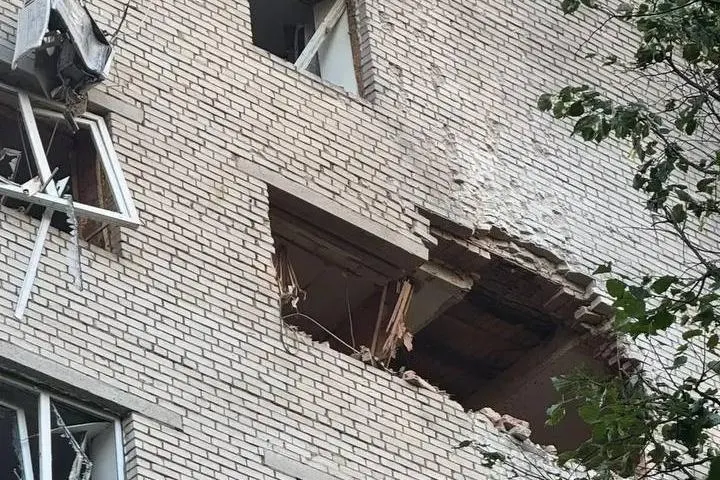 Ночью 13 июля в посёлке Пионерский городского округа Истра упал беспилотник: три человека погибли, ещё пять получили ранения, загорелись несколько частных домов, сообщил губернатор Московской области.