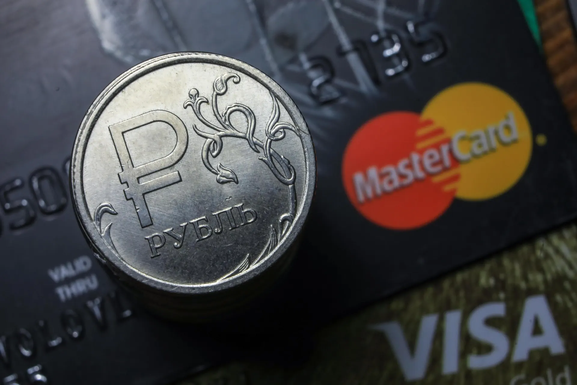 Граждане сталкиваются с перебоями при оплате Visa и Mastercard и через систему быстрых платежей (СБП).
