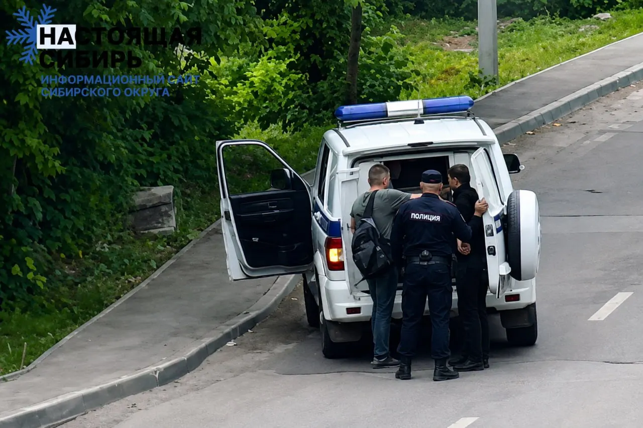 За первые шесть месяцев 2026 года набор по контрактам сократился, аналитики отмечают большие боевые потери, а госструктуры и бизнес резко увеличили поиск специалистов по воинскому учёту.