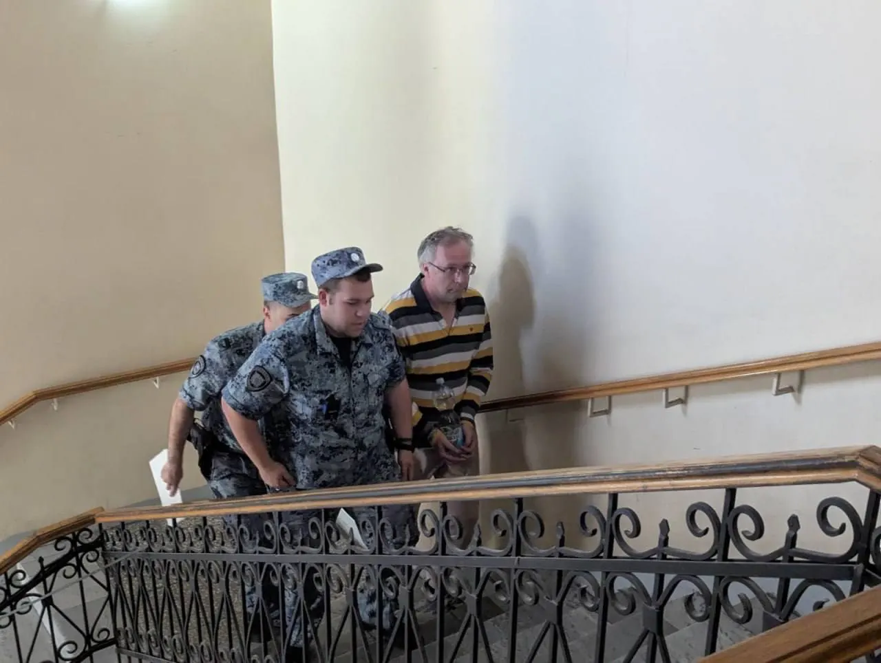 58-летний кандидат философских наук из Санкт-Петербурга заключён под стражу по делу о финансировании организации, признанной экстремистской.
