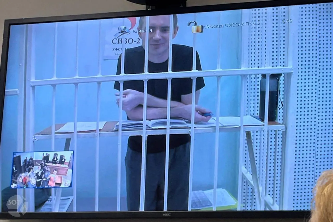Дроны атаковали Екатеринбург и повлияли на школьные линейки; появились приговоры, политические решения и новости о войне. Коротко о ключевых событиях дня в регионе.