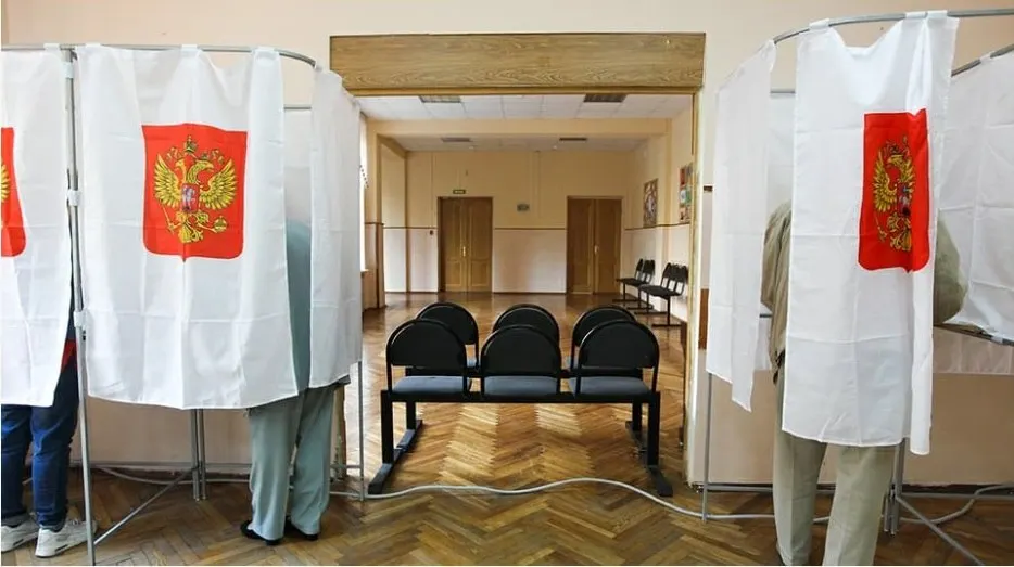 Разработана методичка для наблюдателей на выборах; в ней предлагаются принципы поведения и фиксации нарушений, критики называют инициативу риском управляемого надзора.