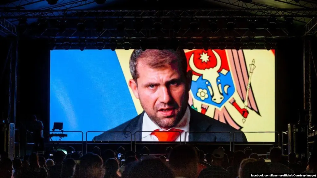 По данным утечки, связанная с Кремлём платежная структура A7 через сеть подставных фирм перевела через банки по всему миру более 6,9 млрд долларов, чтобы обходить санкции против России.