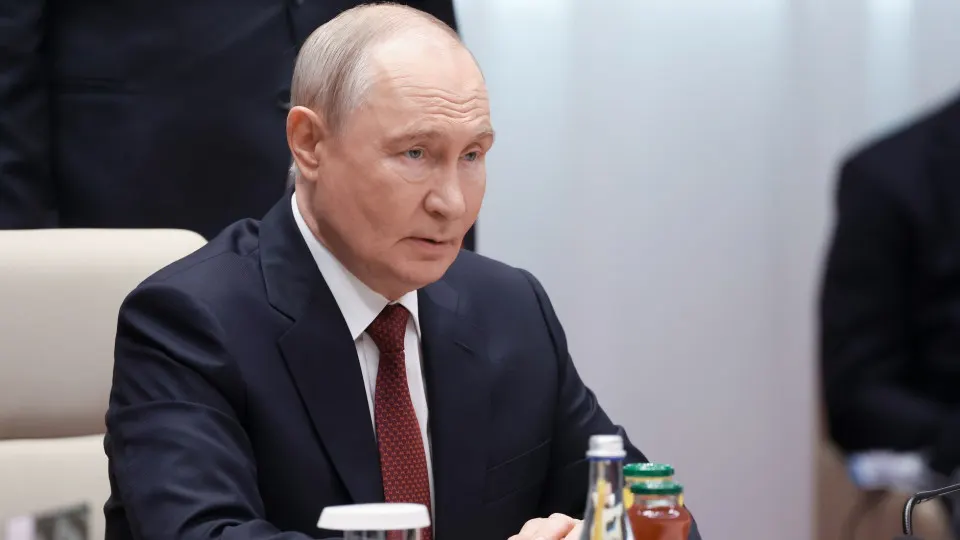 Глава государства опроверг слухи о новой мобилизационной волне, заявил об восстановлении нефтеперерабатывающей отрасли до примерно 90% мощности и предупредил Киев о последствиях атак по инфраструктуре.